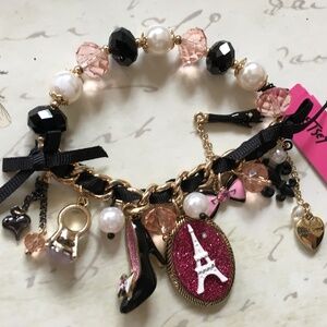 Eiffel Tower Charm Stretch Bracelet